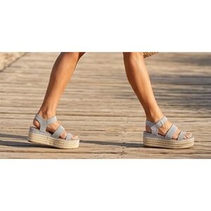 Bamboo Infinity 19 Espadrille Striped Sandals Navy & White Size 8